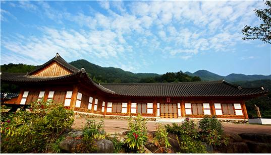 토지문학제가 열리는 하동 박경리문학관 모습. 부산일보DB