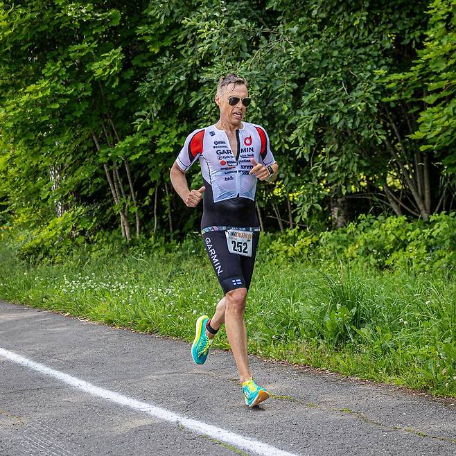 2023년 트라이애슬론 대회에 참가한 알렉산데르 스투브 핀란드 대통령. 사진=엑스