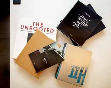 성남훈이 엮어낸 사진집들.