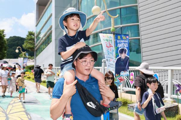 예천곤충 생태원 지난해 여름방학 기간 인산인해를 이뤘다.