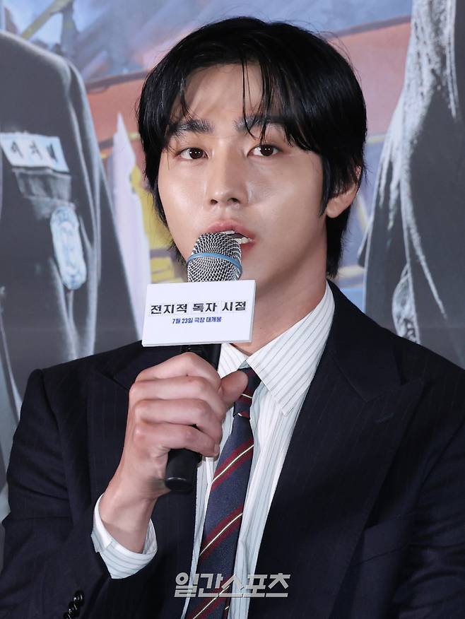 배우 안효섭이 15일 오후 서울 강남구 메가박스 코엑스점에서 열린 영화 '전지적 독자 시점' 언론배급시사회 및 기자간담회에 참석해 인사말을 하고 있다. '전지적 독자 시점'은 10년 이상 연재된 소설이 완결된 날 소설 속 세계가 현실이 되고, 유일한 독자였던 '김독자'가 소설 주인공 '유중혁' 등을 만나 멸망한 세상에 살아남기 위해 나서면서 벌어지는 이야기. 오는 23일 개봉. 서병수 기자 qudtn@edaily.co.kr /2025.07.15/