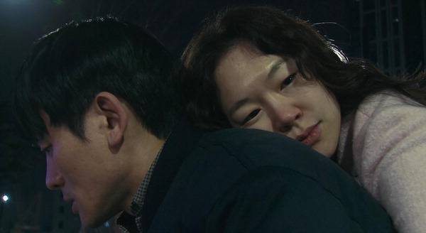 영화 ‘봄밤’의 한 장면. (주)시네마달 제공