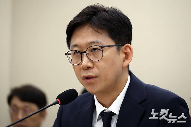 배경훈 과학기술정보통신부 장관 후보자가 14일 서울 여의도 국회 과학기술정보방송통신위원회에서 열린 인사청문회에서 의원 질의에 답변을 하고 있다. 윤창원 기자