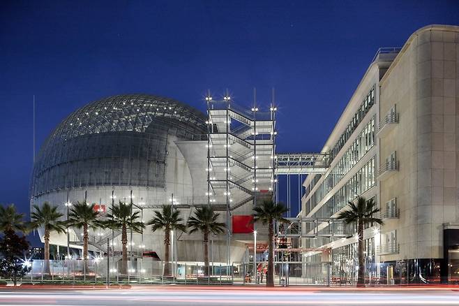 CJ ENM이 오는 7월 31일, 아카데미 영화 박물관에서 K팝·K영화·K드라마를 아우르는 ‘K-Culture Night at the Academy Museum with KCON’을 열고 할리우드 중심에서 K컬처의 예술성과 정체성을 조명한다. 사진제공 | 아카데미 영화 박물관 (C)Joshua White, JWPictures