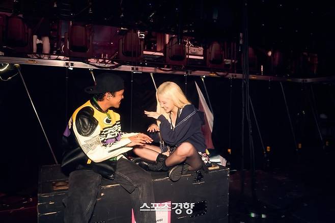 블랙핑크 로제와 브루노 마스 공연 모습. 로제 인스타그램 계정