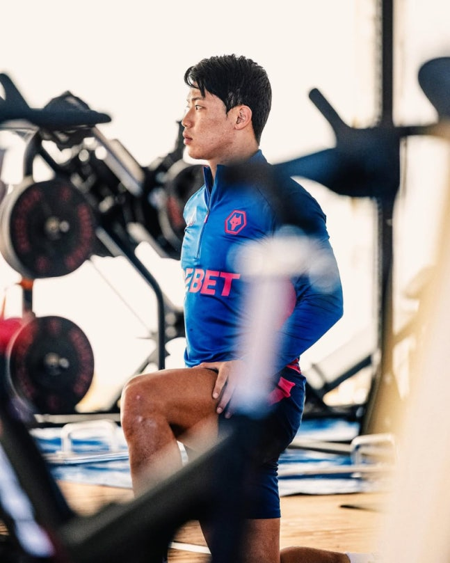 황희찬. 울버햄프턴 SNS