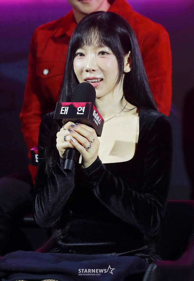 가수 태연이 14일 오후 서울 CGV용산아이파크몰에서 진행된 넷플릭스 예능 '좀비버스 : 뉴 블러드' 제작발표회에 참석해 질문에 답하고 있다. /2024.11.14 /사진=이동훈 photoguy@