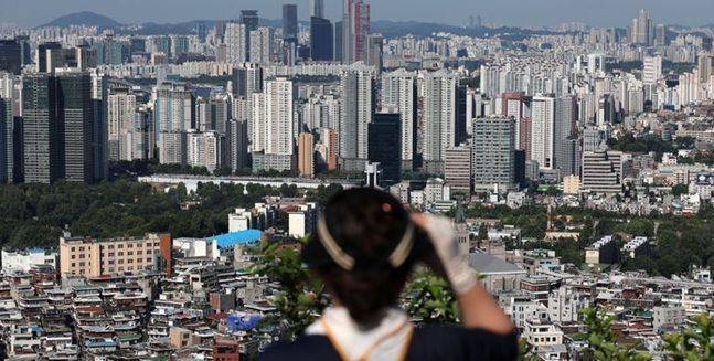 오전 서울 남산에서 아파트 단지가 내려다보이고 있다. ⓒ뉴시스