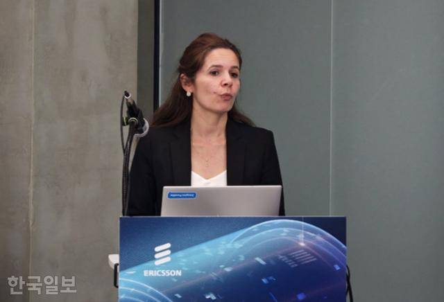 시벨 톰바즈 에릭슨 코리아 파트너스 최고경영자(CEO)가 16일 서울 중구 HSBC빌딩에서 열린 '에릭슨 모빌리티 리포트' 기자간담회에서 발언하고 있다. 김진욱 기자