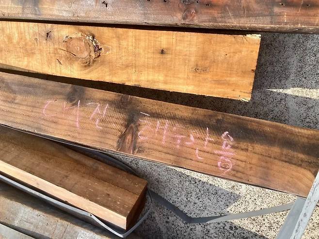 15일 제주도 서귀포시 대정읍 신도리 앞바다에서 수거된 폐기물. ‘해수관용’ 이라고 쓴 표시가 선명하다. 해양시민과학센터 파란 제공