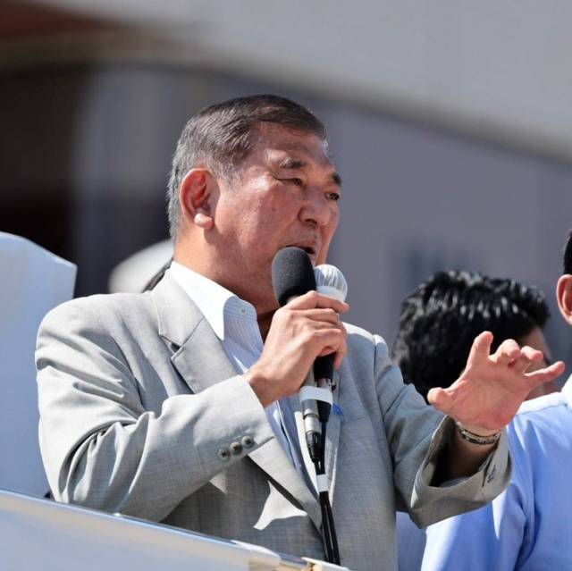 이시바 시게루 일본 총리가 참의원 선거 응원 유세에서 연설하고 있다./이시바 총리 X