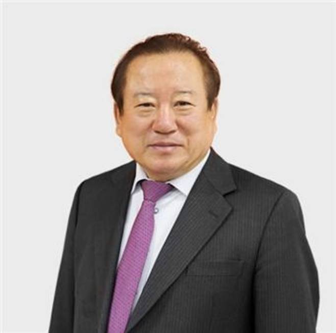▲ 김정률 싸이칸홀딩스 회장