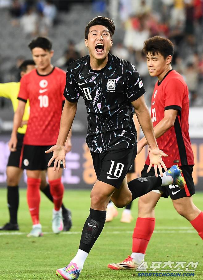 11일 오후 경기도 용인미르스타디움에서 열린 E-1 챔피언십(동아시안컵) 한국과 홍콩의 경기. 이호재가 추가골을 넣은 후 환호하고 있다. 용인=정재근 기자 cjg@sportschosun.com/2025.7.11/