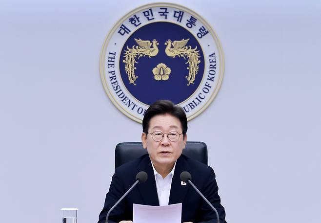 President Lee Jae-myung speaks at a meeting with senior aides and secretaries at the presidential office in Seoul on July 17, 2025. /Yonhap