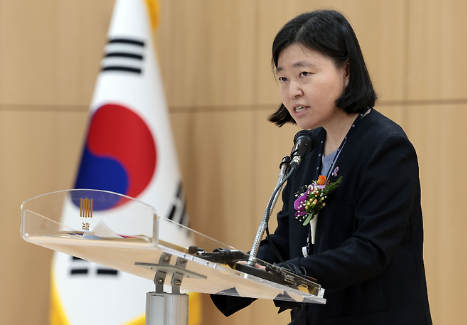 임은정 신임 서울동부지검장이 4일 서울 송파구 서울동부지방검찰청에서 열린 취임식에서 취임사를 하고 있다. 연합뉴스