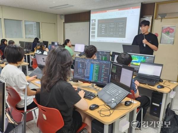 컴퓨터게임제작과 수업. 박화선기자