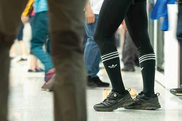 조금씩 등산 패션으로 인정받고 있는 레깅스에 스마트 기능을 탑재하려는 연구가 발표돼 눈길을 끌고 있다.