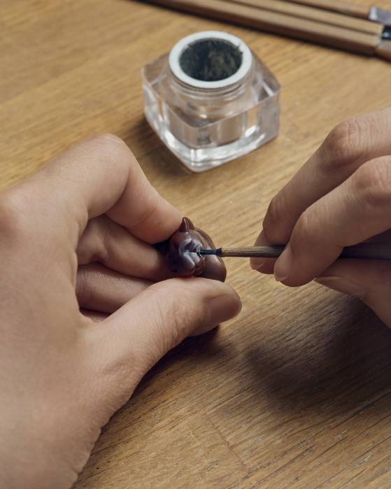 까르띠에 대표 모티브인 팬더 모형을 제작하는 모습. © Julien Thomas Hamon © Cartier