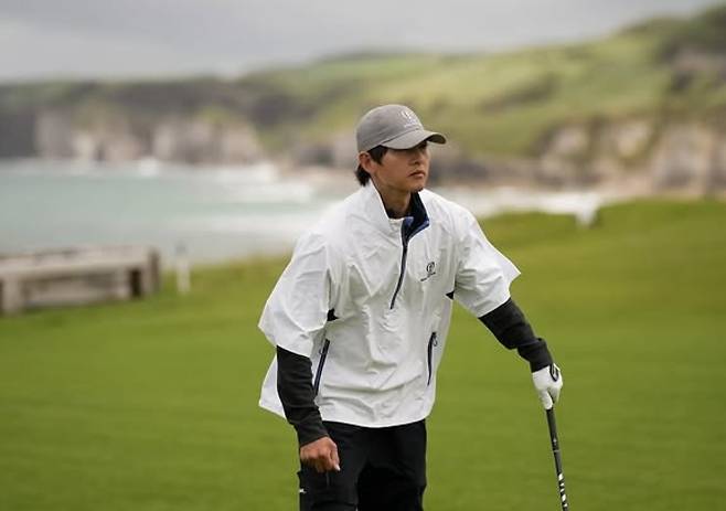 송중기 소셜 미디어