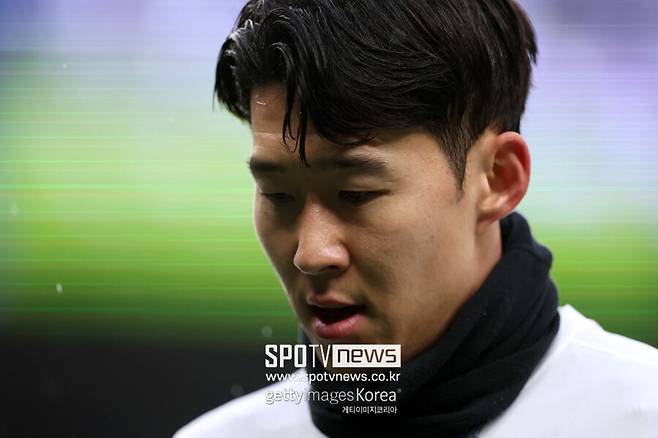 ▲ 영국 매체 '풋볼 런던'은 18일(한국시간) "토마스 프랭크 감독이 토트넘 홋스퍼에서 곧 첫 선을 보인다. 토트넘은 리그원(3부리그) 소속의 레딩과 친선 경기를 치른다. 프랭크 감독은 토트넘에서 일하게 된 후 몇 주 동안 바쁜 시간을 보냈다. 이제 레딩전을 시작으로 선발 자리를 놓고 싸우는 선수들을 살펴보며 토트넘이 어떤 일을 겪게 될지 알 수 있다"라고 전했다.