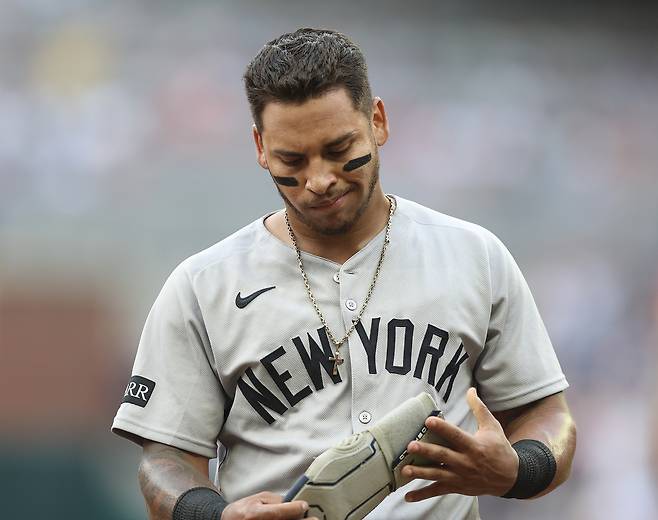 3회초 로날드 아쿠냐 주니어의 송구에 아웃당한 뒤 아쉬워하는 요빗 비바스. 애틀랜타 | UPI연합뉴스