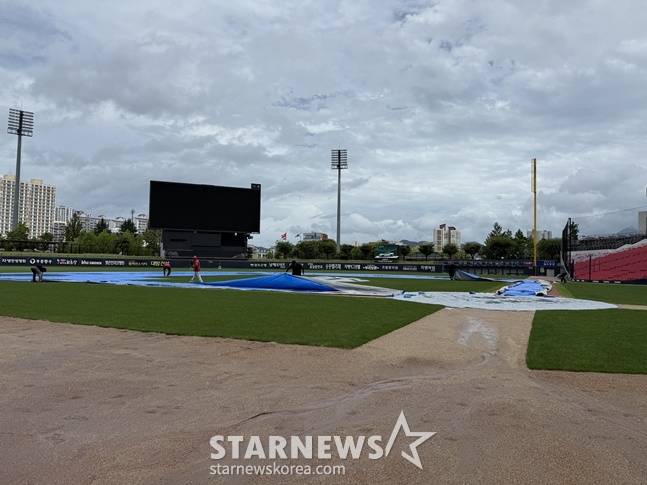 19일 KIA 타이거즈-NC 다이노스의 경기가 열릴 예정이던 광주-기아 챔피언스필드 그라운드 모습. /사진=양정웅 기자