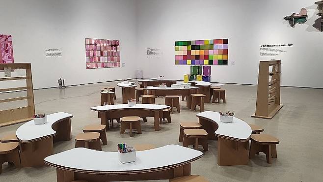 전남도립미술관 '기다려-색!' 전시 전경.전남도립미술관 제공