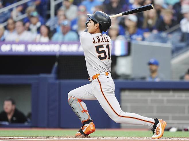 이정후는 20일(한국시간) 캐나다 온타리오주 토론토 로저스 센터에서 열린 2025 메이저리그(ML) 토론토전에서 7번 중견수로 선발 출전해 안타를 기록하지 못했다. 사진 | AP 연합뉴스