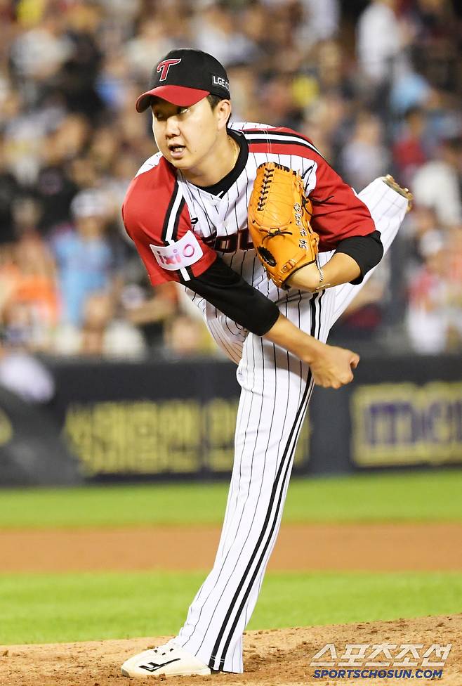 20일 잠실구장에서 열린 LG 트윈스와 롯데 자이언츠의 경기. LG 유영찬이 역투하고 있다. 잠실=박재만 기자 pjm@sportschosun.com/2025.07.20/