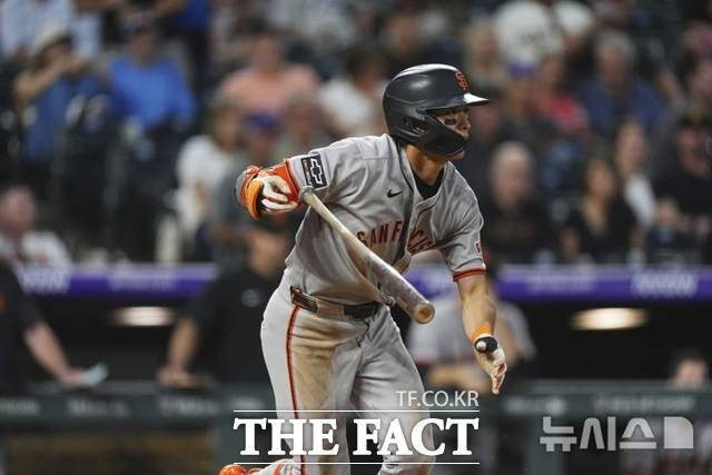 이정후가 전반기 막판부터 서서히 타격감을 찾아가고 있다. 그러나 아직도 바깥쪽 공을 무리하게 잡아당겨 내야 땅볼로 아웃되는 타구가 많다. /뉴시스