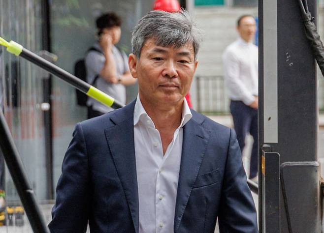 이종호 전 블랙펄인베스트 대표가 21일 서울 종로구 윤석열 전 대통령의 부인 김건희 여사 관련 의혹을 수사하는 민중기 특별검사팀 사무실에 조사를 받기 위해 출석하고 있다. /사진=뉴스1