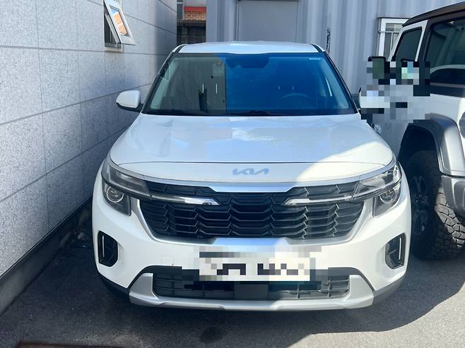 21일 오후 인천 연수구 인천연수경찰서에 압수된 A씨가 빌린 렌트카 모습./사진=민수정 기자.