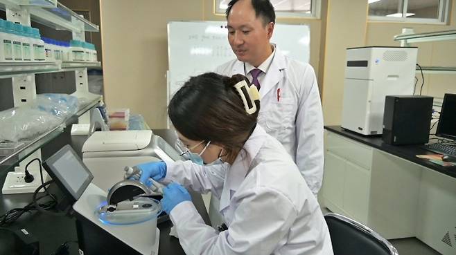 세계 최초로 ‘유전자 편집 아기’를 탄생시켜 세계적인 논란을 일으킨 중국 유명 과학자 허젠쿠이(賀建奎·41) 박사. 엑스