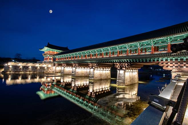 경주 월정교 야경. 경주시 제공