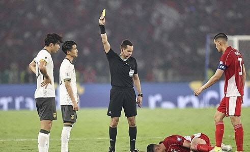 지난달 중국(흰색상의)과 인도네시아의 ‘2026 국제축구연맹(FIFA) 북중미 월드컵’ 예선전(사진=연합뉴스)