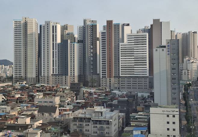 신축 대단지 아파트가 대거 들어서고 있는 서울 동대문구 이문휘경뉴타운 전경. 매경DB