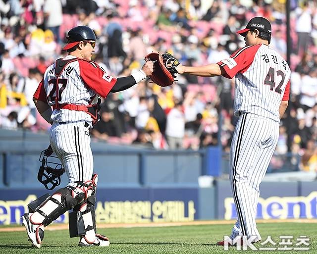박동원과 김진성. 사진=천정환 기자
