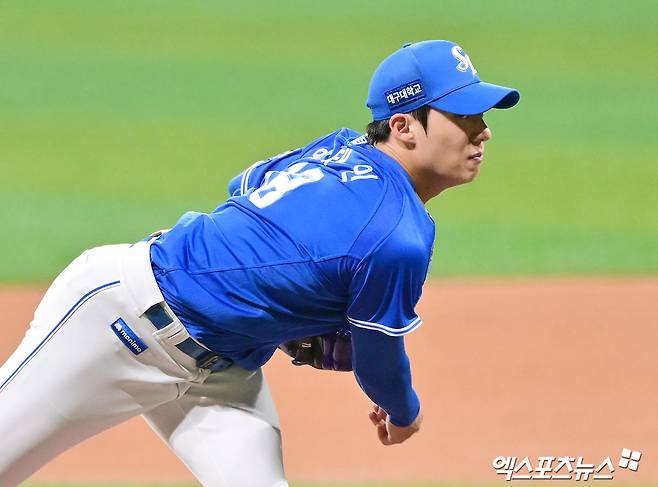 20일 오후 서울 구로구 고척스카이돔에서 열린 '2025 신한 SOL Bank KBO리그' 삼성 라이온즈와 키움 히어로즈의 경기, 1회말 삼성 선발투수 원태인이 공을 힘차게 던지고 있다. 엑스포츠뉴스 DB