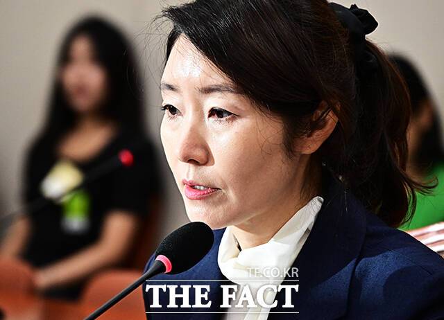 이재명 정부가 보좌진 갑질 의혹이 제기된 강선우 여성가족부 장관 후보자에 대한 임명을 강행하자, 국회 안팎에서 쓴소리가 잇따르고 있다. 국민의힘과 개혁신당을 비롯해 대선 당시 선거 연대를 맺었던 소수정당들까지 일제히 반발하며 사실상 '야권 단일대오'를 형성하고 있다. /국회=배정한 기자