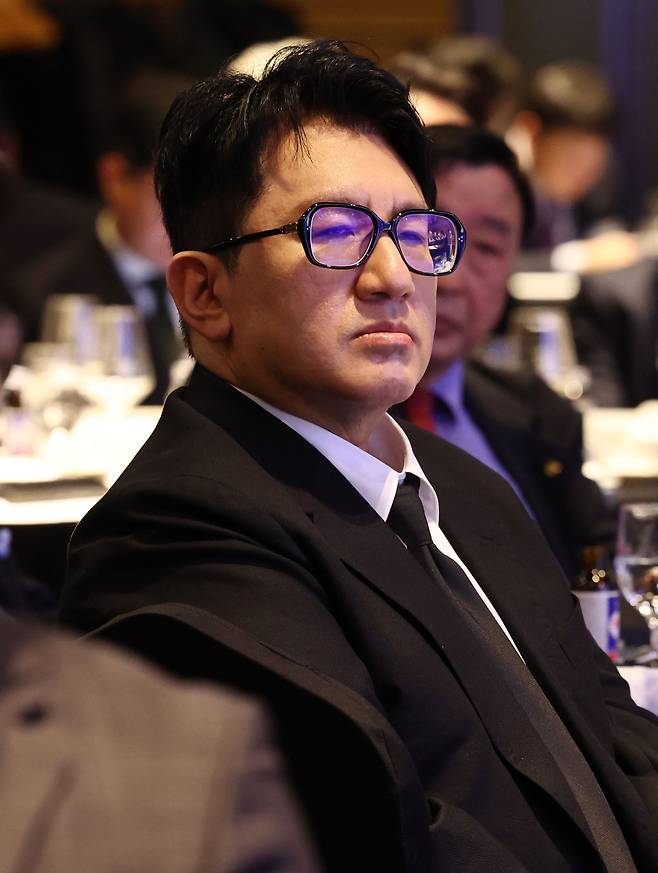 방시혁 하이브 의장이 지난 2월 20일 서울 영등포구 FKI타워 컨퍼런스센터에서 열린 한국경제인협회 제64회 정기총회에 참석했다. /연합뉴스