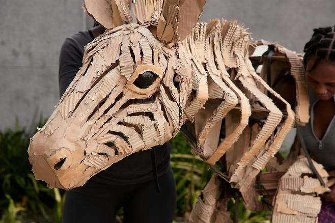 남아프리카 공화국 케이프타운에서 진행된 <더 허즈> 리허설 현장. / 사진. ⓒ Ant Strack