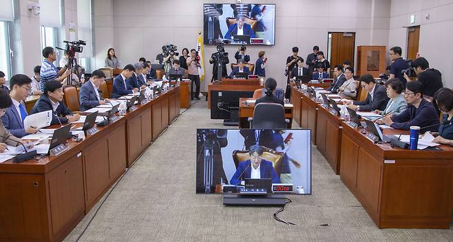 국회 법제사법위원회가 지난 22일 국회에서 전체 회의를 열고 오영준 헌법재판관 청문보고서 채택의 건을 심의하고 있다. 연합뉴스
