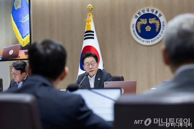 (서울=뉴스1) 허경 기자 = 이재명 대통령이 22일 서울 용산 대통령실 청사에서 열린 국무회의에서 발언하고 있다. (대통령실 제공. 재판매 및 DB 금지) 2025.7.22/뉴스1 Copyright (C) 뉴스1. All rights reserved. 무단 전재 및 재배포, AI학습 이용 금지. /사진=(서울=뉴스1) 허경 기자