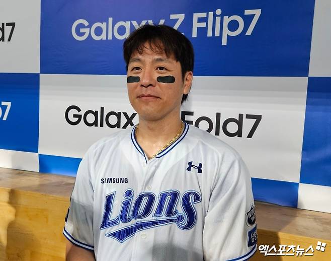 22일 오후 대구삼성라이온즈파크에서 열린 '2025 신한 SOL Bank KBO리그' SSG 랜더스와 삼성 라이온즈의 경기, 삼성 강민호가 5번타자 겸 포수로 선발 출전해 5타수 3안타 4타점을 기록했다. 경기 후 강민호가 취재진과 인터뷰에 임하고 있다. 대구, 유준상 기자
