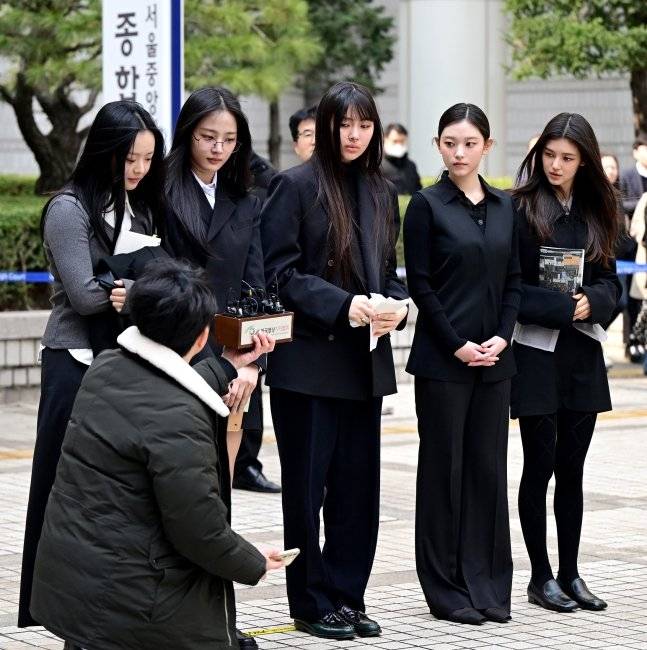 202507241818502452_d_20250724182013319.jpg 뉴진스 "엄마 쫒아내고 가정폭력하던 아빠가 더 좋은 엄마를 붙여줄테니 돌아오라는 말"