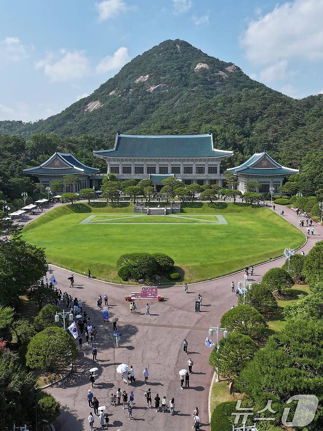 제21대 대통령 선거 투표일인 3일 서울 종로구 청와대에 관광객들이 북적이고 있다. 2025.6.3/뉴스1 ⓒ News1 박지혜 기자