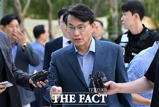 김건희 여사 연루 의혹을 수사하는 민중기 특별검사팀이 공천개입 의혹과 관련 윤상현 국민의힘 의 원을 불러 조사 중이다. /남용희 기자