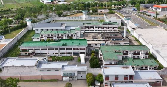 국내 유일의 실물 교도소 촬영지인 옛 전남 장흥교도소가 ‘빠삐용 집(zip)’이란 이름의 문화·예술복합공간으로 재탄생했다. 사진은 . 사진 장흥군