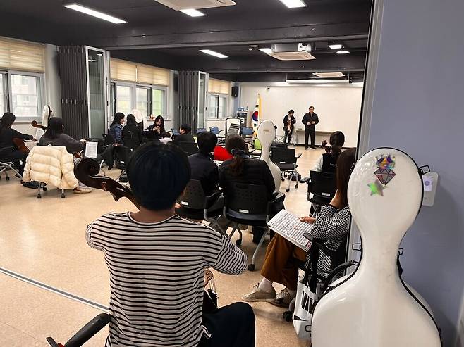 ▲ 공연 연습 중인 학생들./사진제공=성남교육지원청