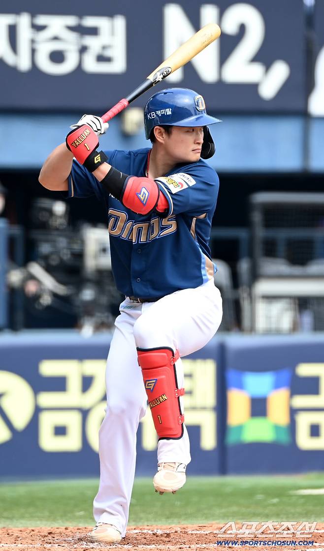 11일 잠실야구장에서 열린 NC와 두산의 더블헤더 1차전, NC 안중열이 타격을 하고 있다. 잠실=허상욱 기자wook@sportschosun.com/2025.05.11/
